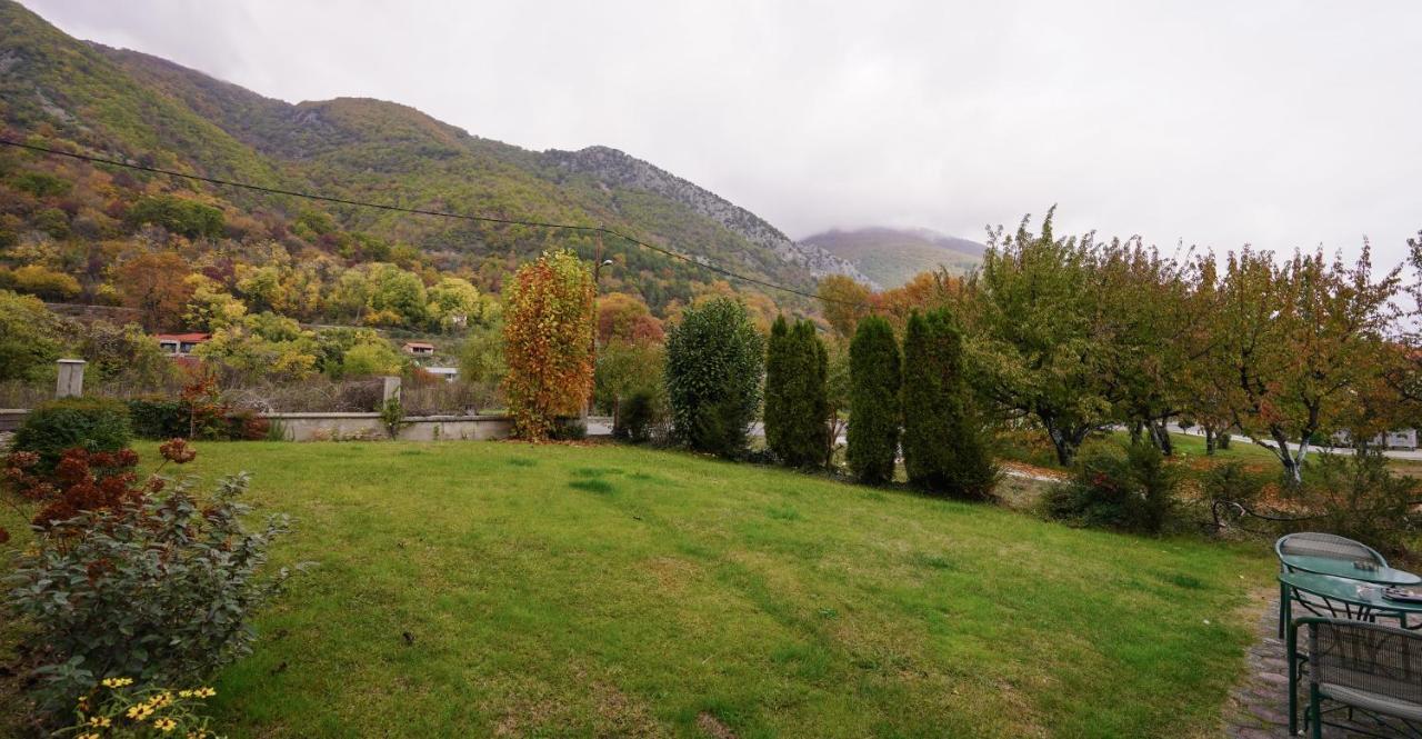 Guesthouse Liogerma Káto Loutrákion Dış mekan fotoğraf