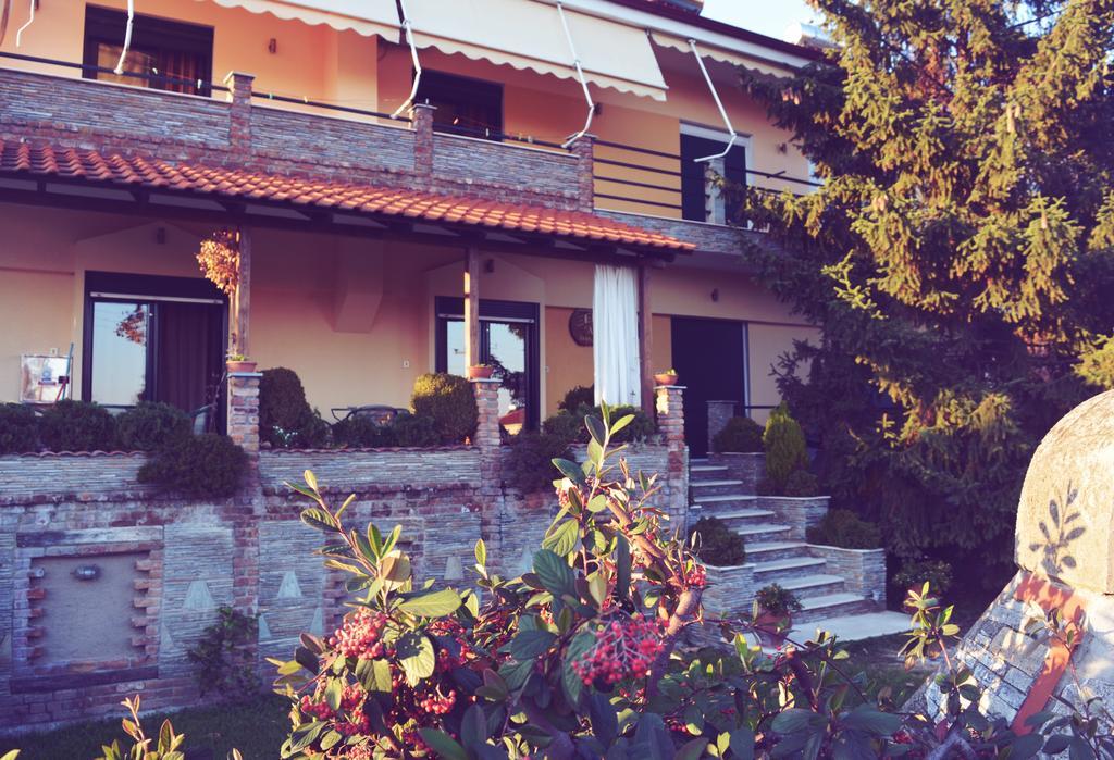 Guesthouse Liogerma Káto Loutrákion Dış mekan fotoğraf