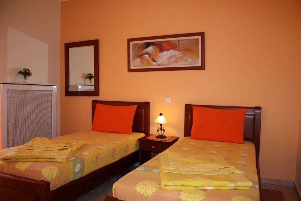 Guesthouse Liogerma Káto Loutrákion Dış mekan fotoğraf