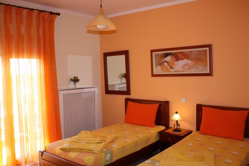 Guesthouse Liogerma Káto Loutrákion Oda fotoğraf
