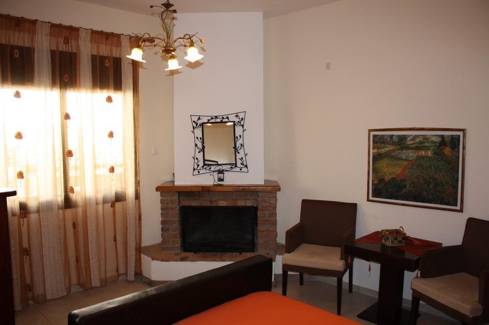 Guesthouse Liogerma Káto Loutrákion Dış mekan fotoğraf