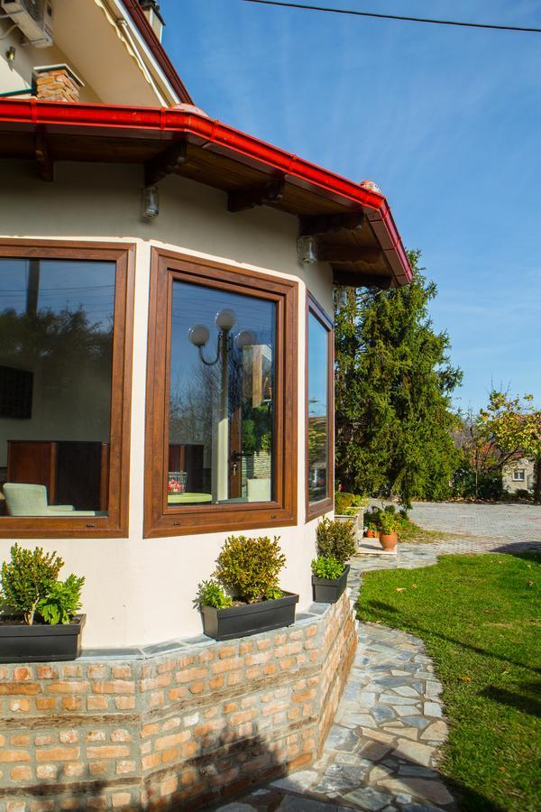 Guesthouse Liogerma Káto Loutrákion Dış mekan fotoğraf